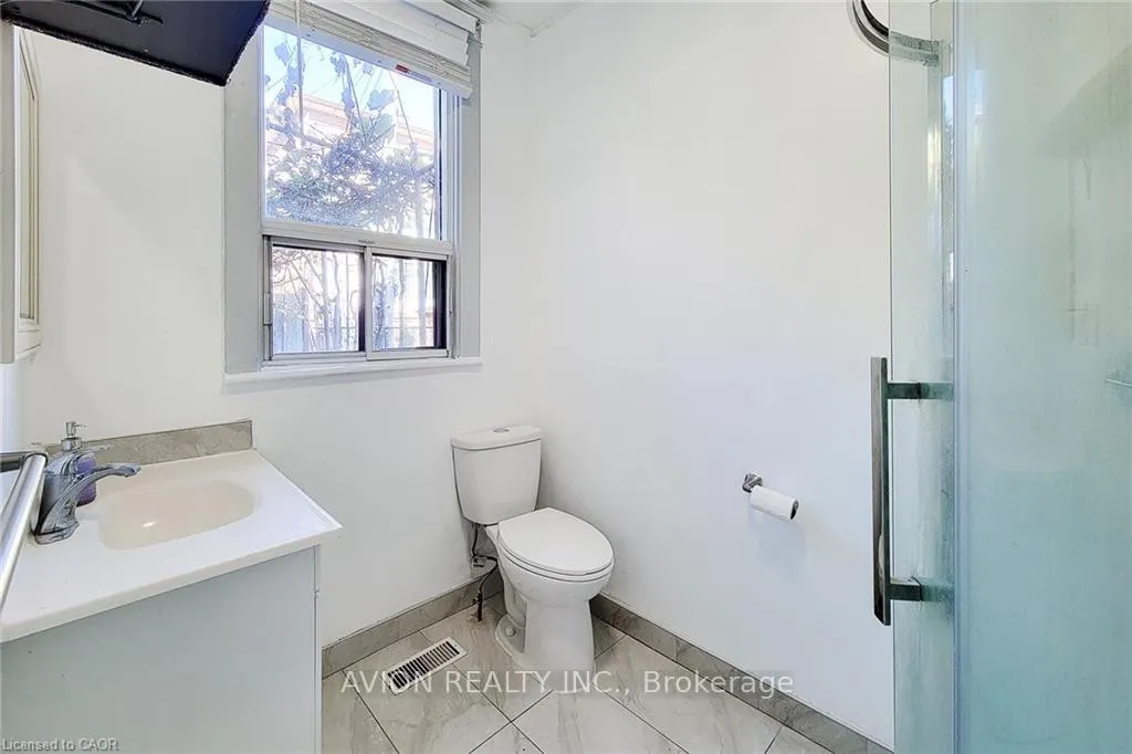 Photo 24 of Unit 2, 26 Barton Street W, Hamilton, Strathcona — HOMEH