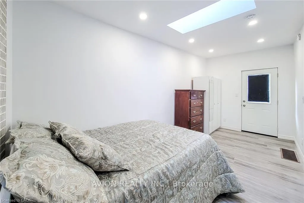 Photo 30 of Unit 2, 26 Barton Street W, Hamilton, Strathcona — HOMEH