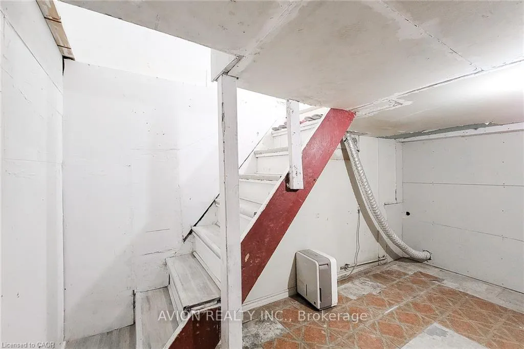 Photo 33 of Unit 2, 26 Barton Street W, Hamilton, Strathcona — HOMEH