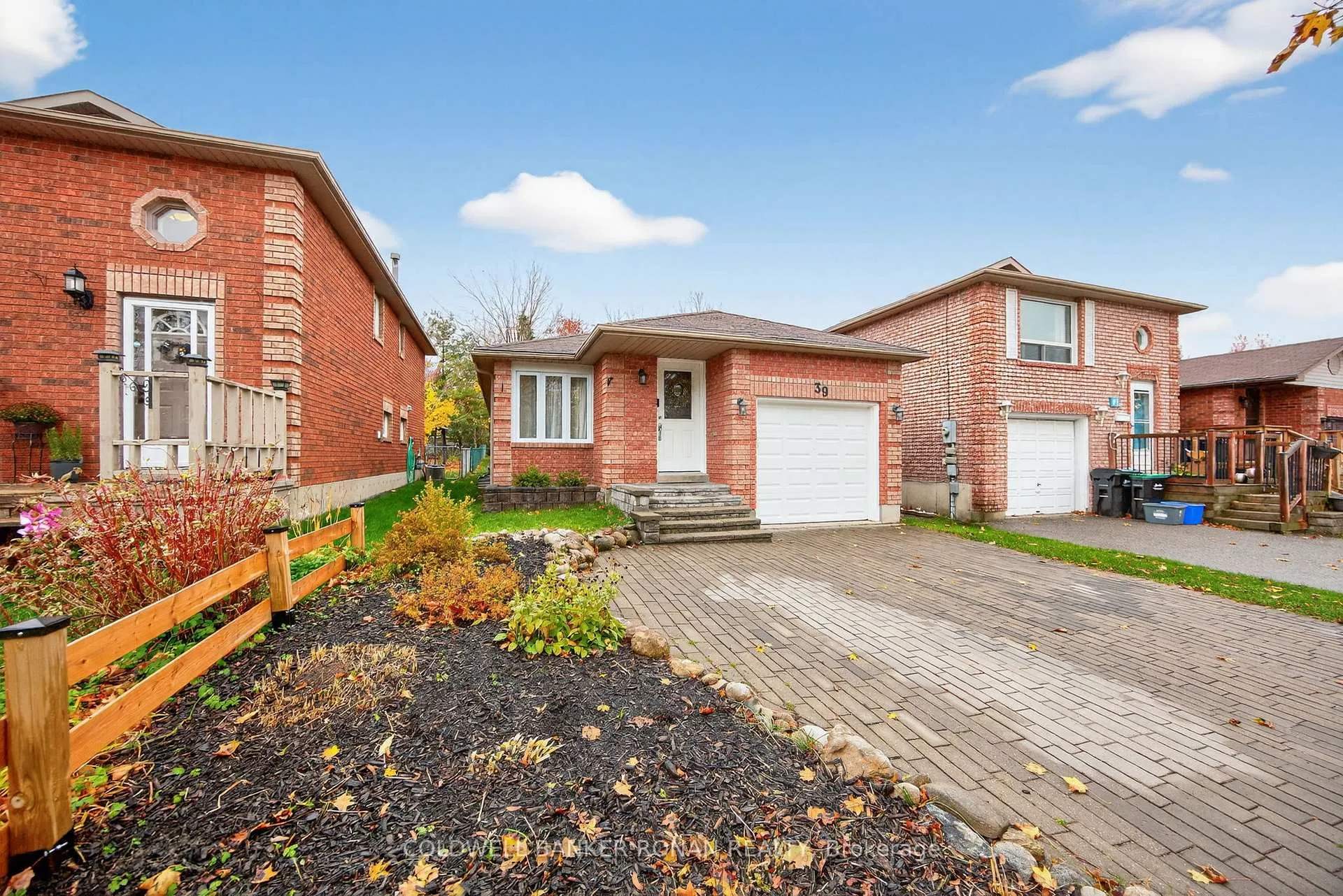 Photo 2 of 39 Ferguson Drive, Barrie, Northwest — HOMEH
