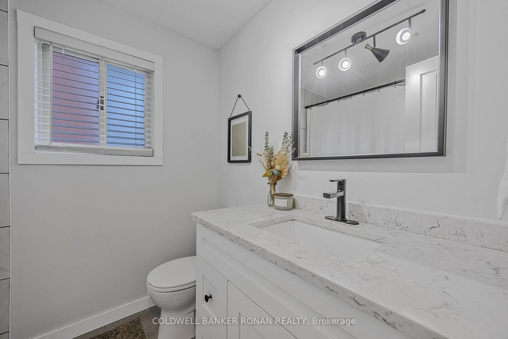 Photo 14 of 39 Ferguson Drive, Barrie, Northwest — HOMEH