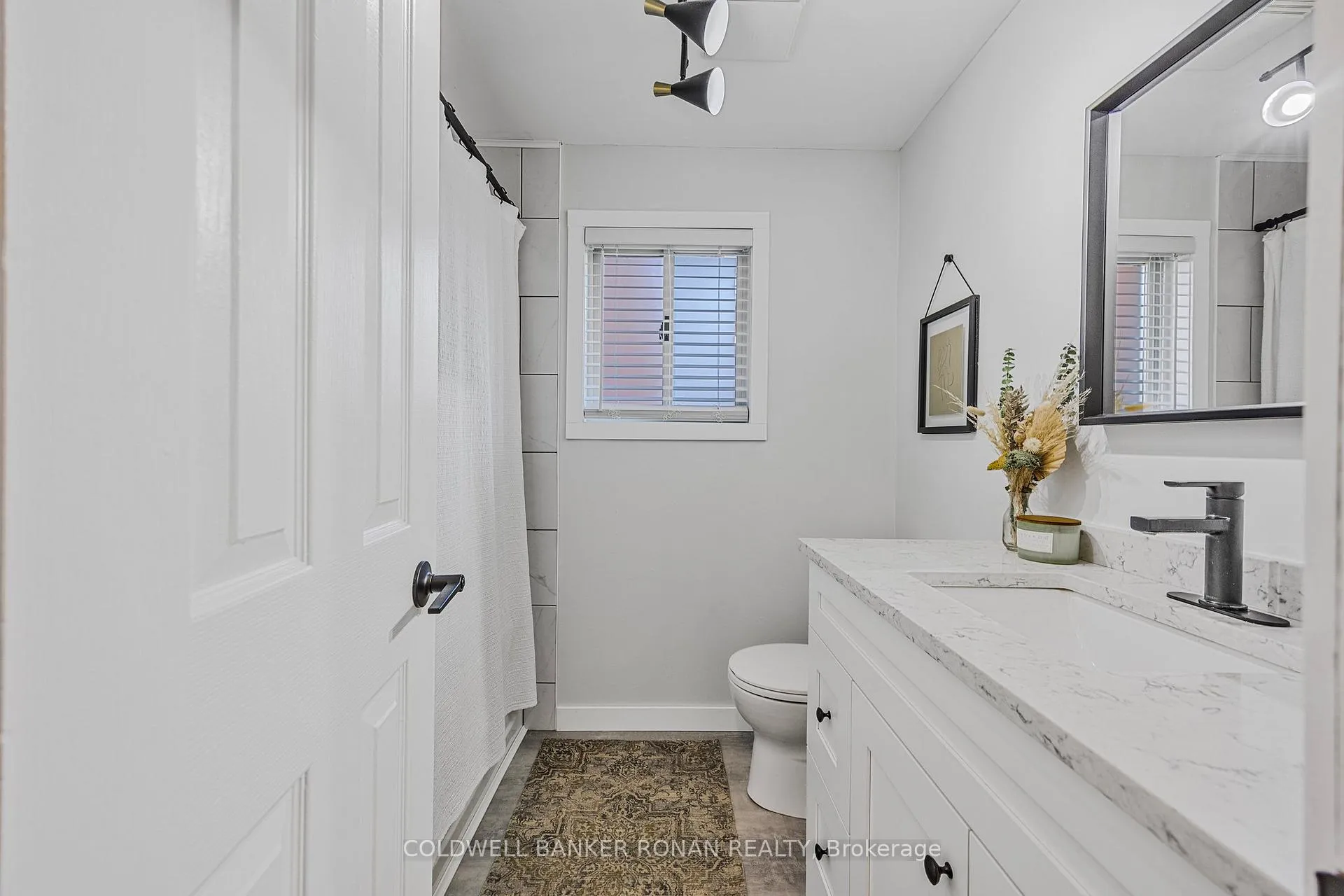 Photo 15 of 39 Ferguson Drive, Barrie, Northwest — HOMEH