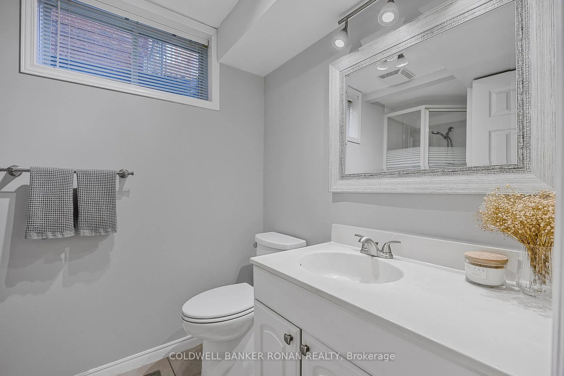 Photo 21 of 39 Ferguson Drive, Barrie, Northwest — HOMEH