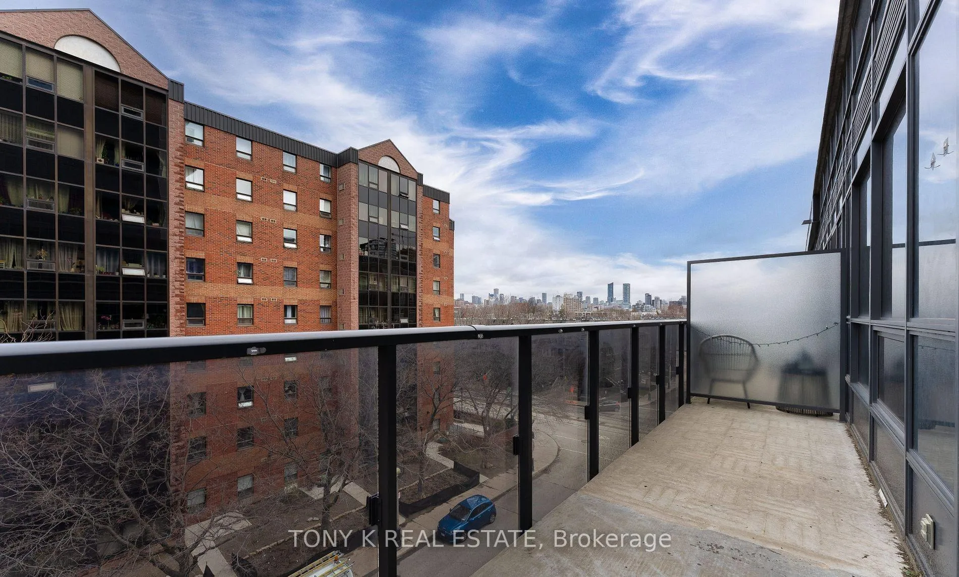 Photo 5 of Unit 406, 1030 King Street W, Toronto, Niagara — HOMEH