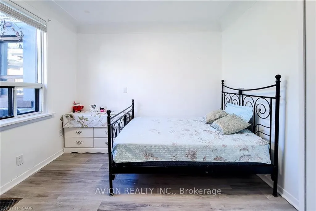 Photo 23 of Unit 1, 26 Barton Street W, Hamilton, Strathcona — HOMEH