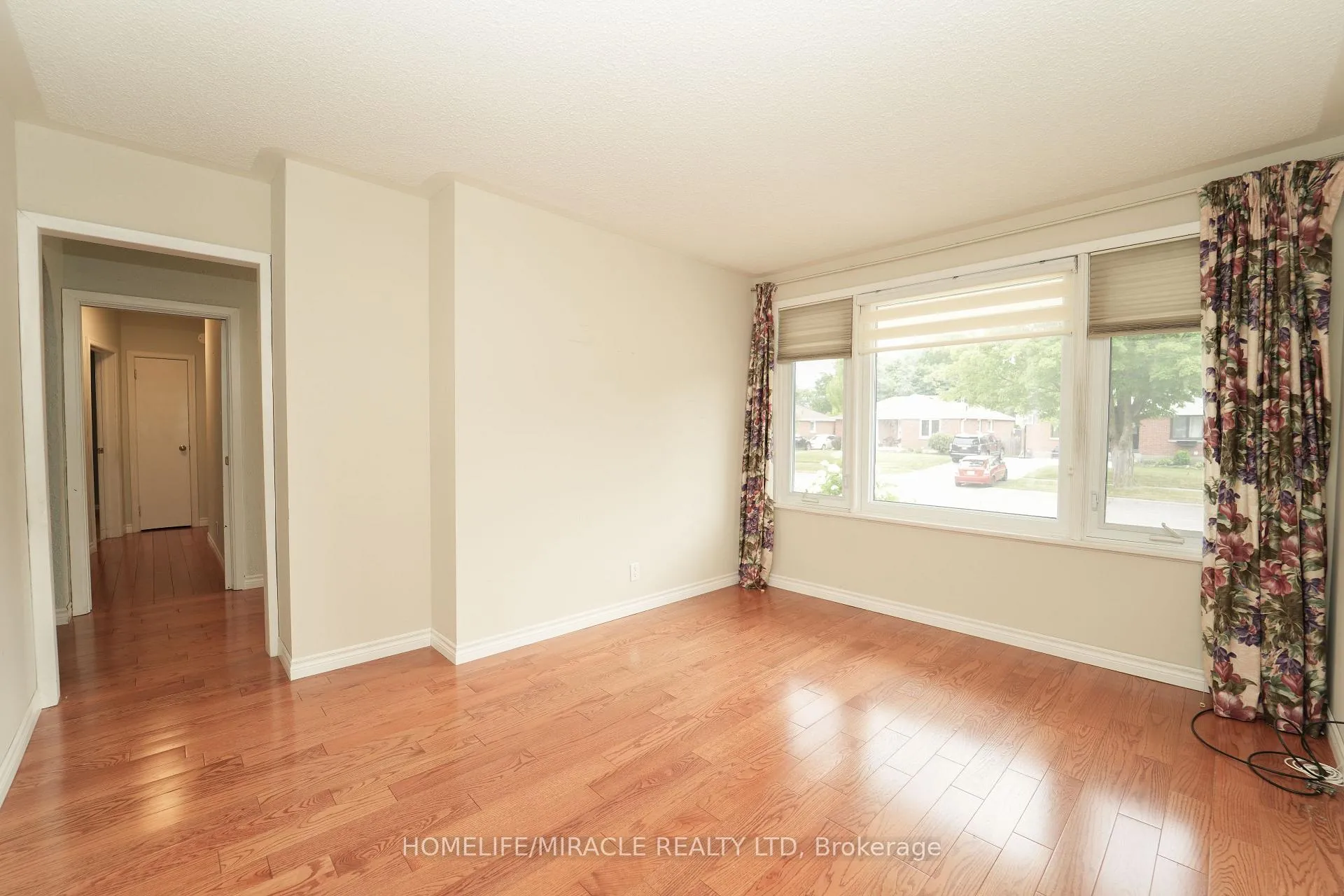 Photo 19 of 776 Grierson Street, Oshawa, O'Neill — HOMEH