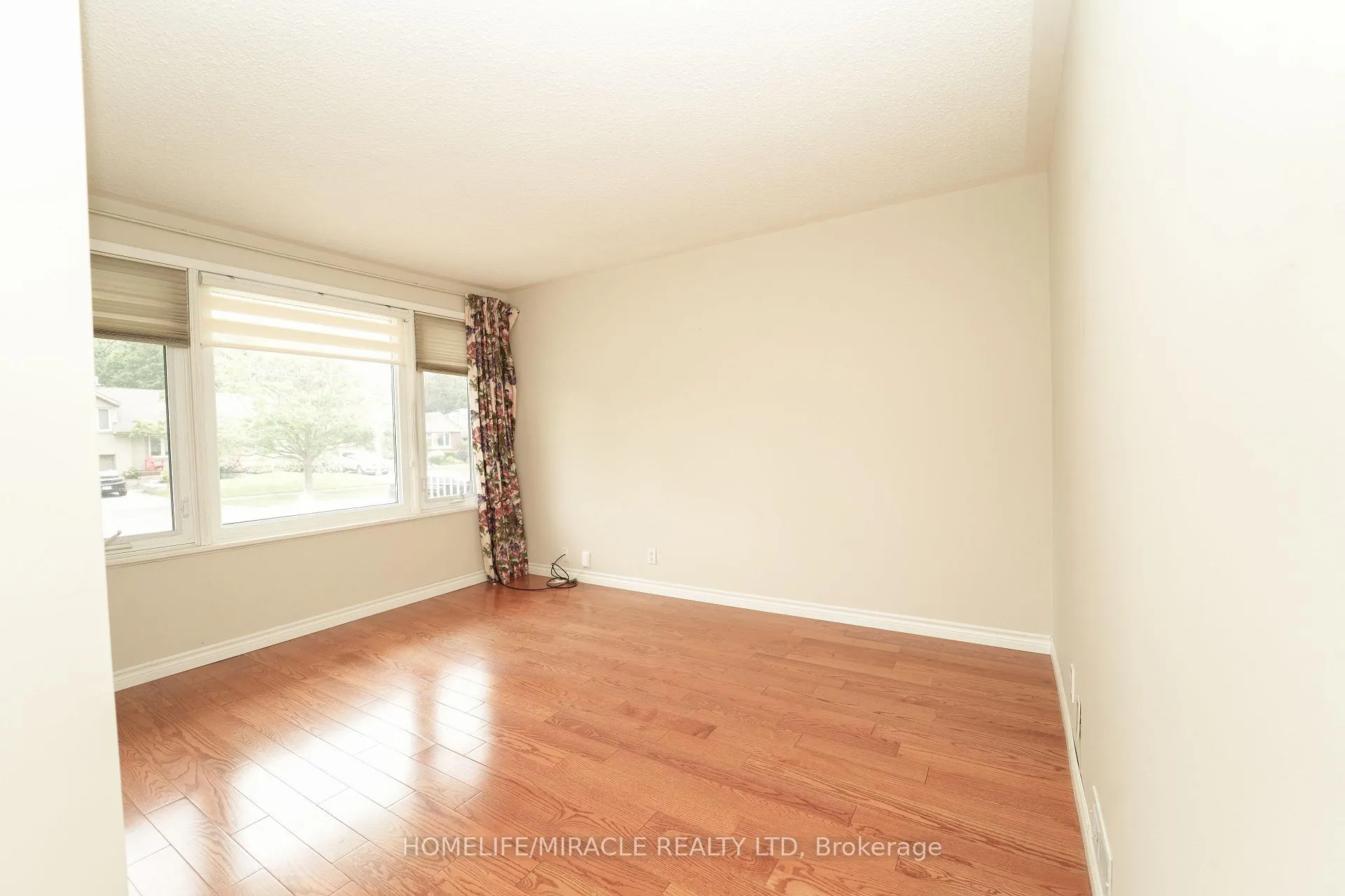 Photo 21 of 776 Grierson Street, Oshawa, O'Neill — HOMEH