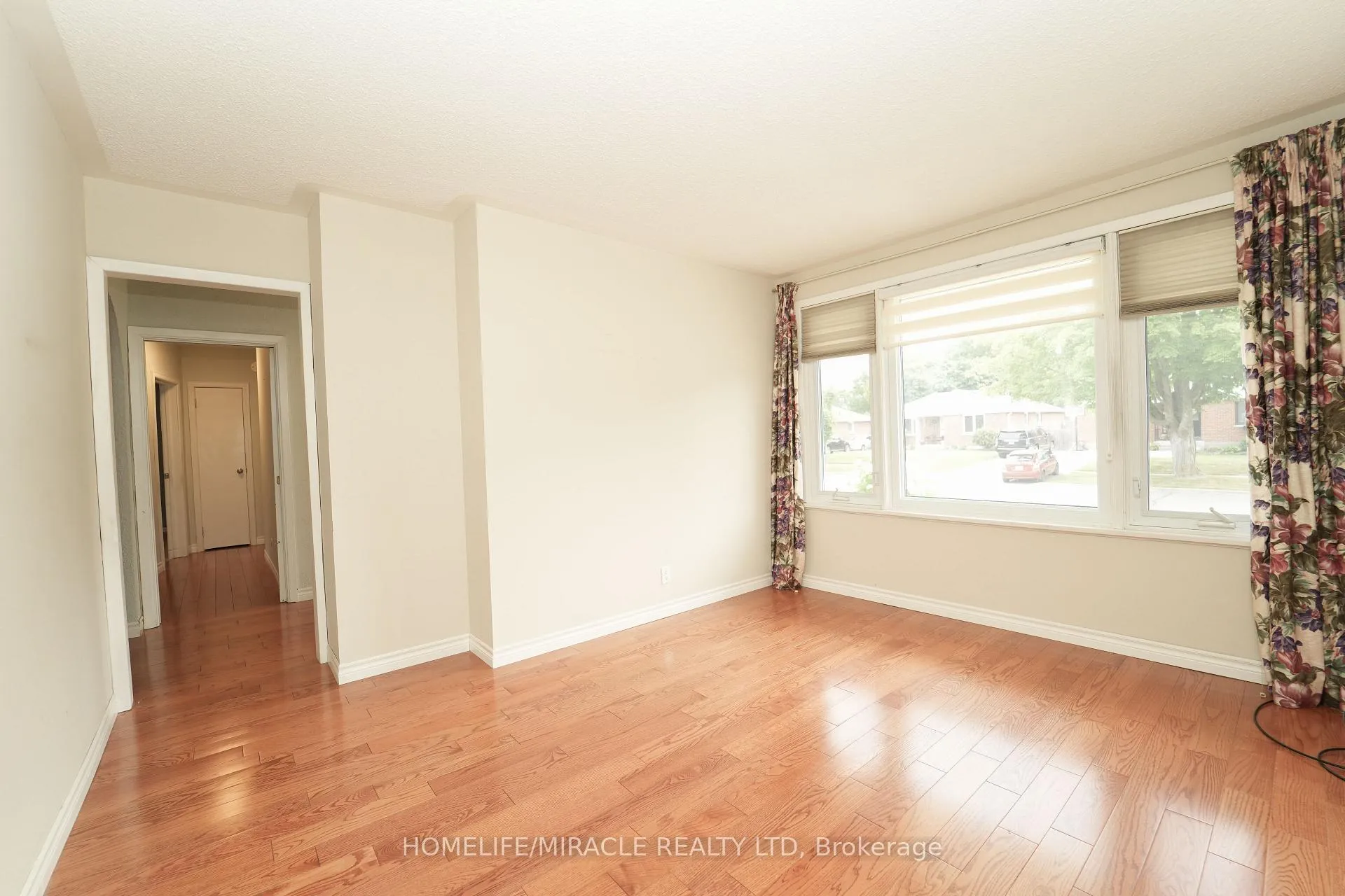 Photo 22 of 776 Grierson Street, Oshawa, O'Neill — HOMEH