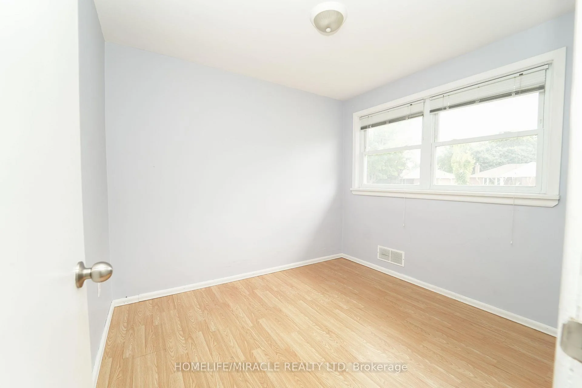 Photo 27 of 776 Grierson Street, Oshawa, O'Neill — HOMEH