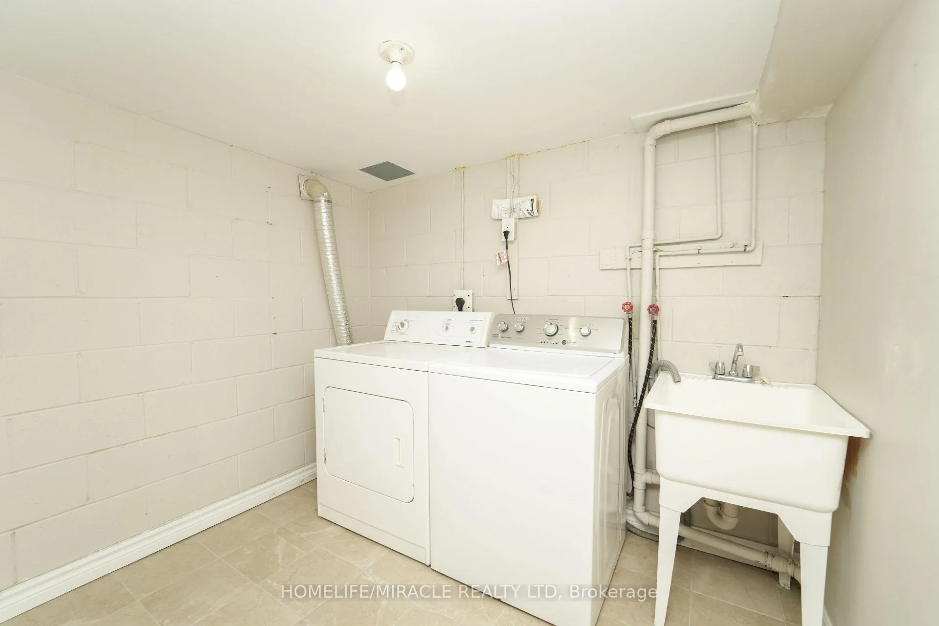 Photo 36 of 776 Grierson Street, Oshawa, O'Neill — HOMEH