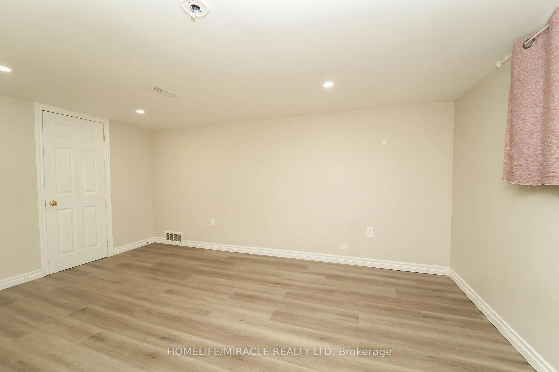 Photo 43 of 776 Grierson Street, Oshawa, O'Neill — HOMEH