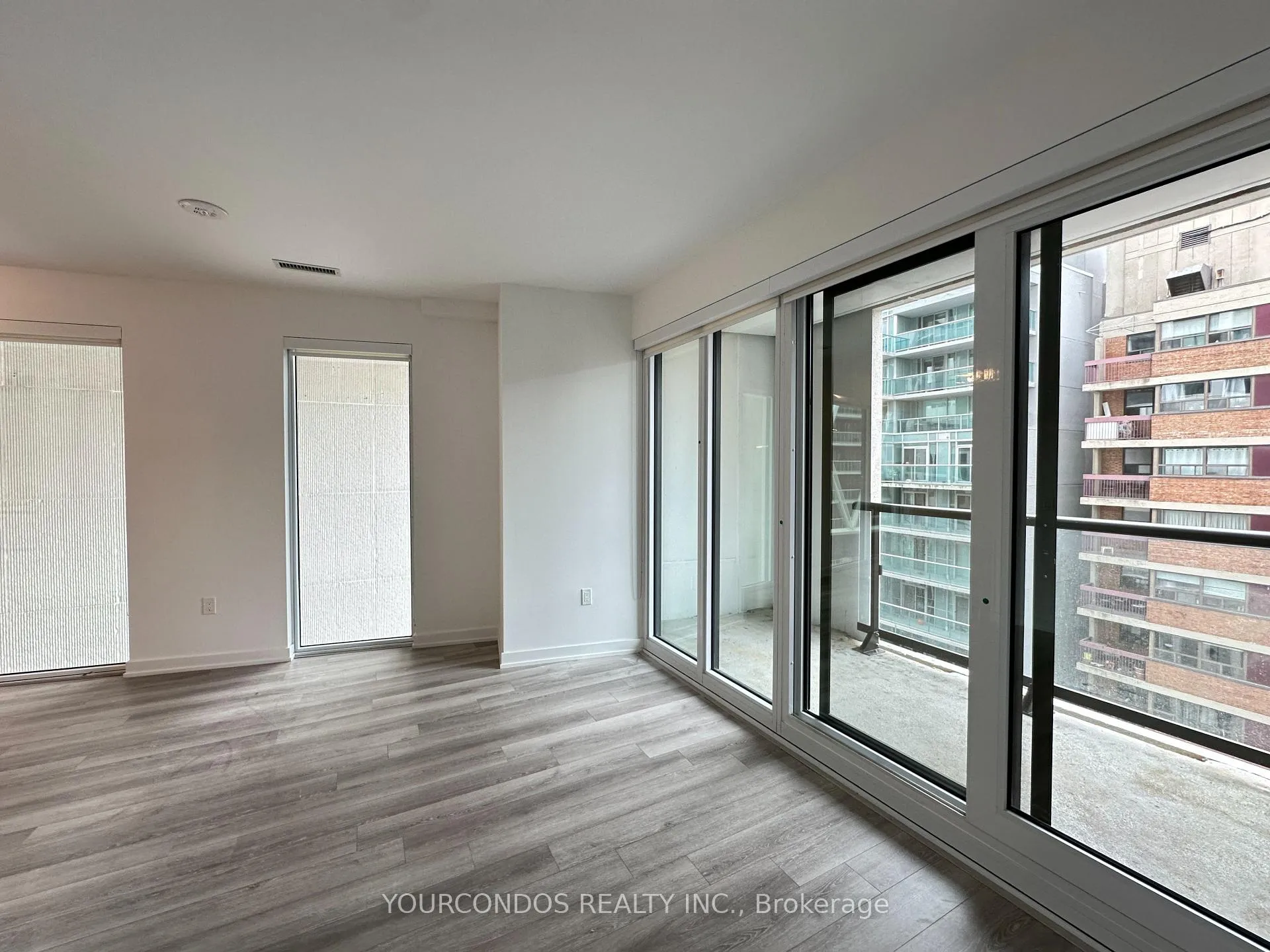 Photo 4 of Unit 1012, 121 St Patrick Street, Toronto, Kensington-Chinatown — HOMEH