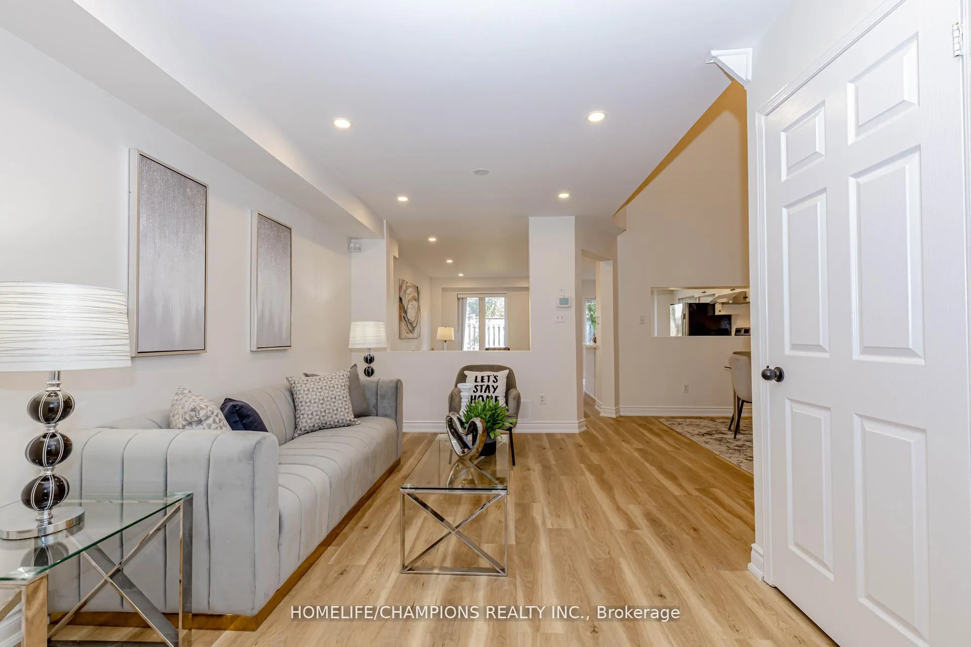 Photo 4 of 27 Tasker Crescent, Ajax, Central — HOMEH