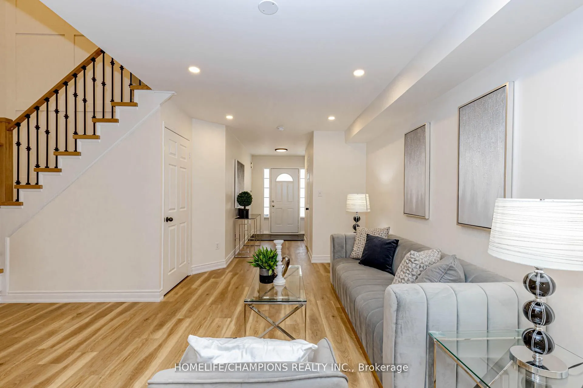 Photo 5 of 27 Tasker Crescent, Ajax, Central — HOMEH