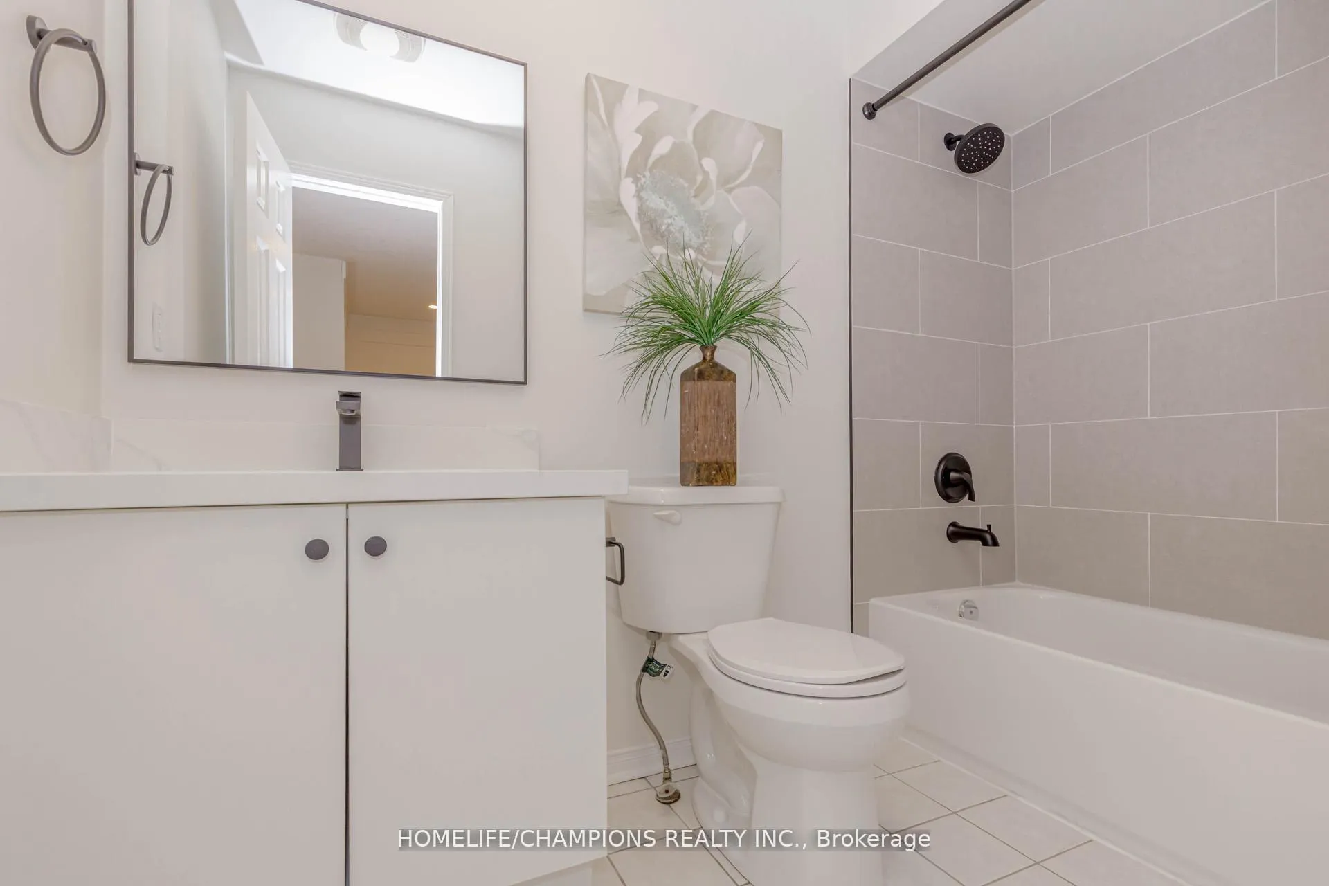 Photo 10 of 27 Tasker Crescent, Ajax, Central — HOMEH