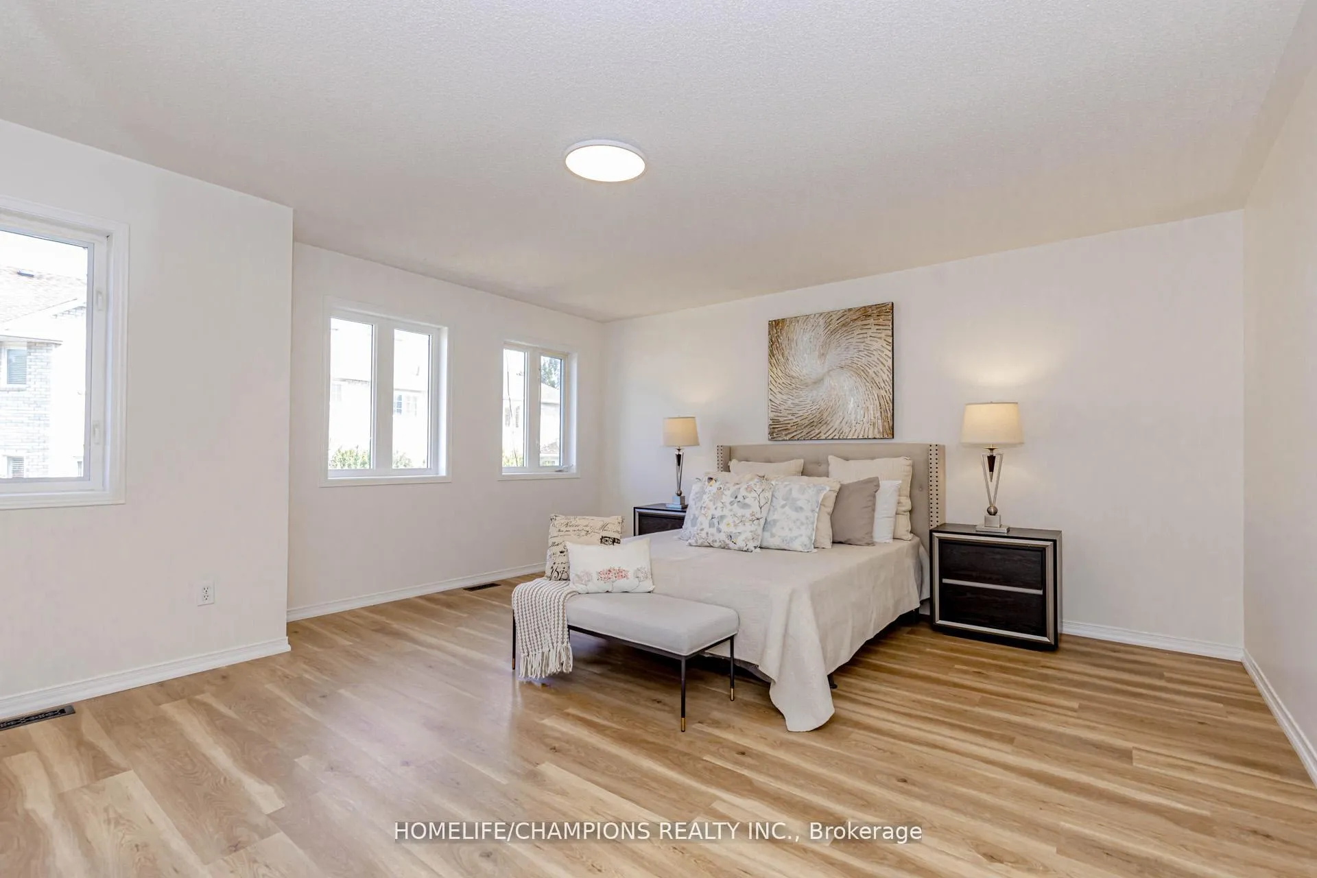 Photo 11 of 27 Tasker Crescent, Ajax, Central — HOMEH