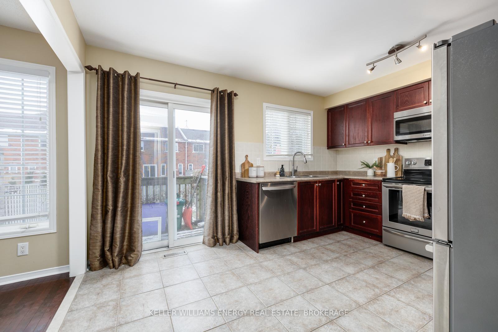 Photo 12 of 10 Windle Drive, Ajax, Central West — HOMEH