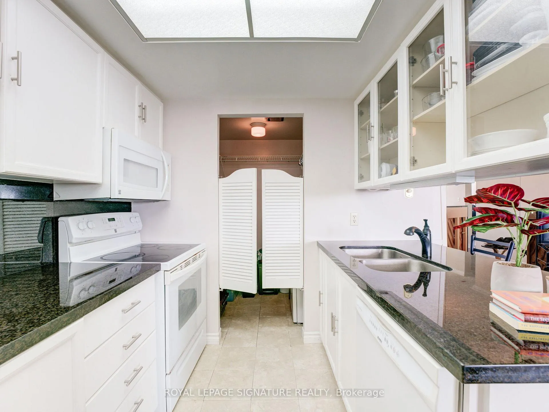 Photo 21 of Unit 903, 2 Raymerville Drive, Markham, Raymerville — HOMEH