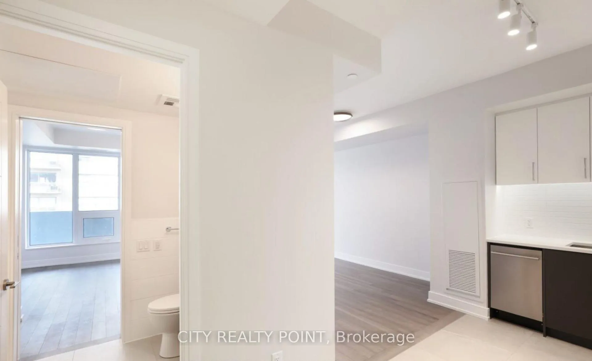 Photo 2 of Unit 609, 2525 Bathurst Street, Toronto, Forest Hill North — HOMEH
