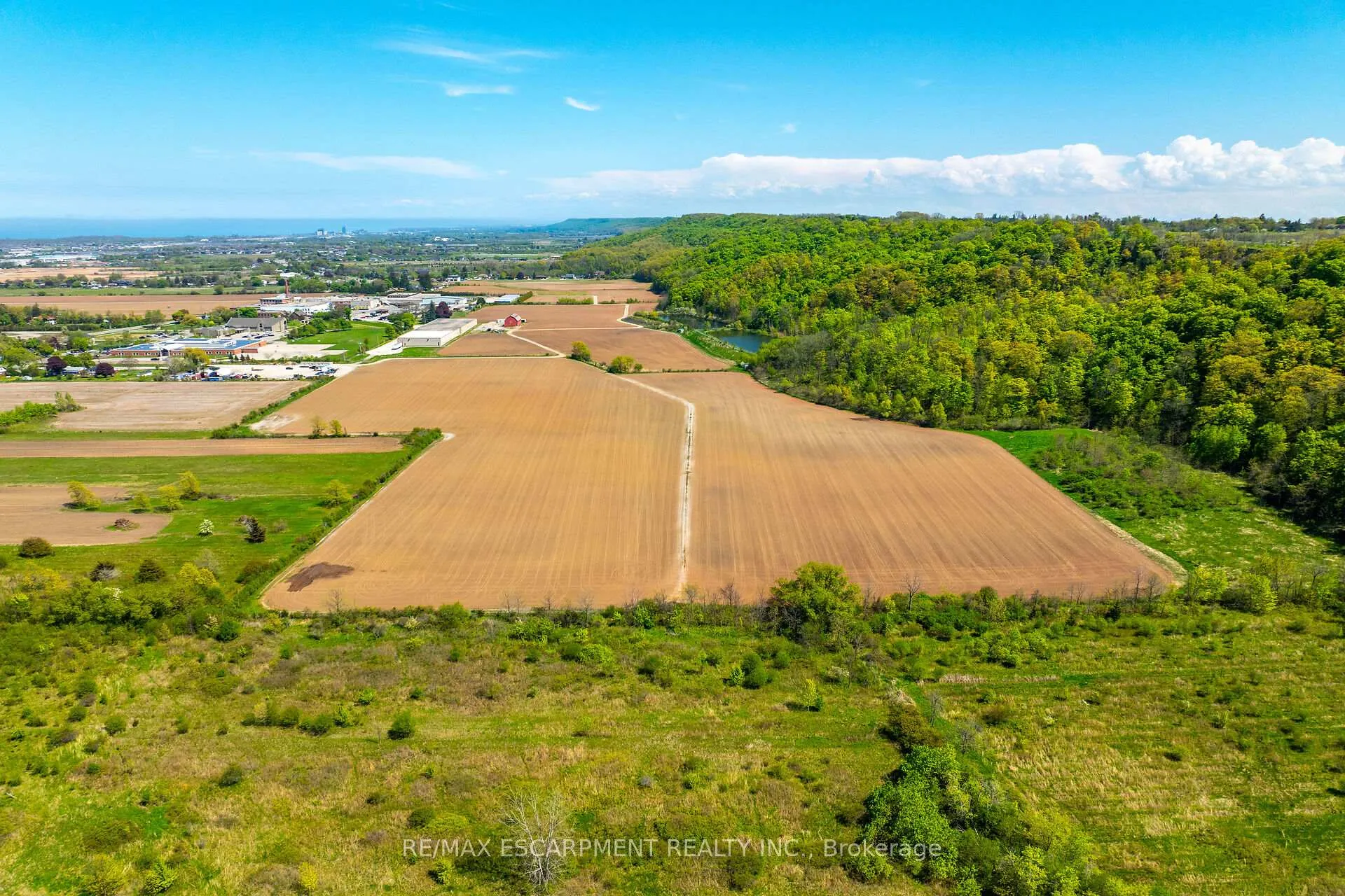 Photo 4 of 181 Glover Road, Hamilton, Stoney Creek — HOMEH