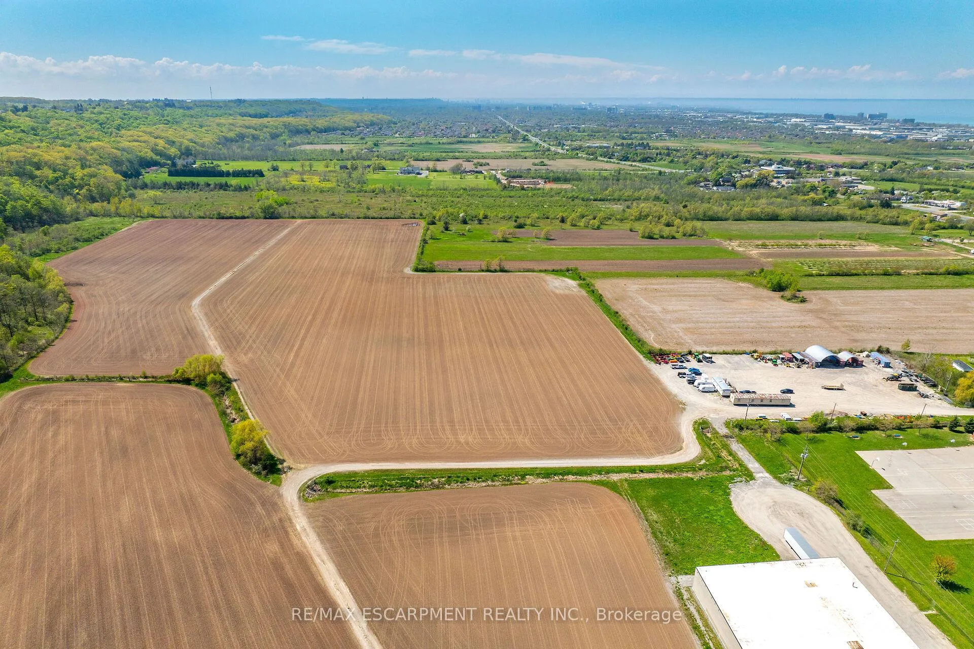 Photo 10 of 181 Glover Road, Hamilton, Stoney Creek — HOMEH