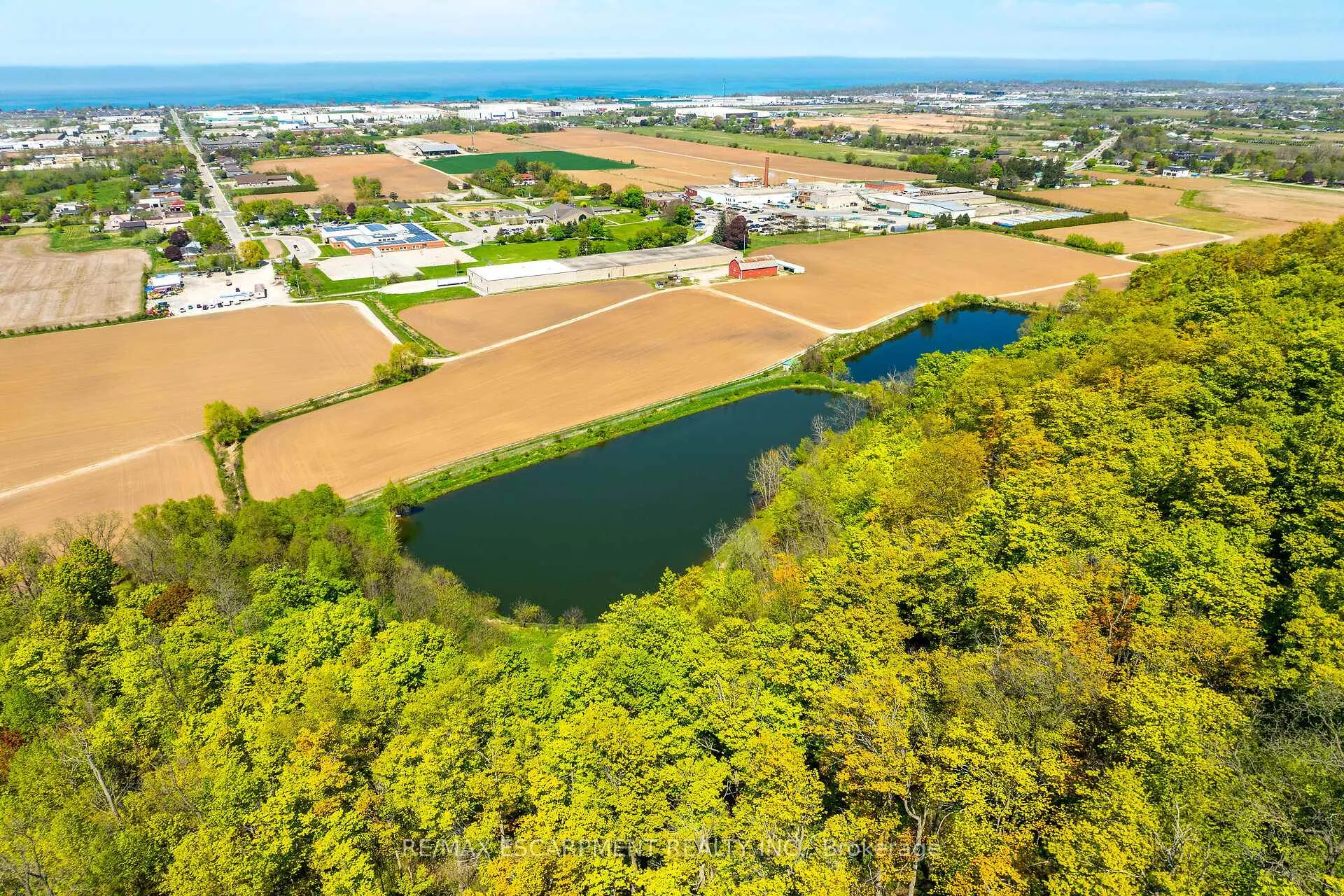 Photo 11 of 181 Glover Road, Hamilton, Stoney Creek — HOMEH