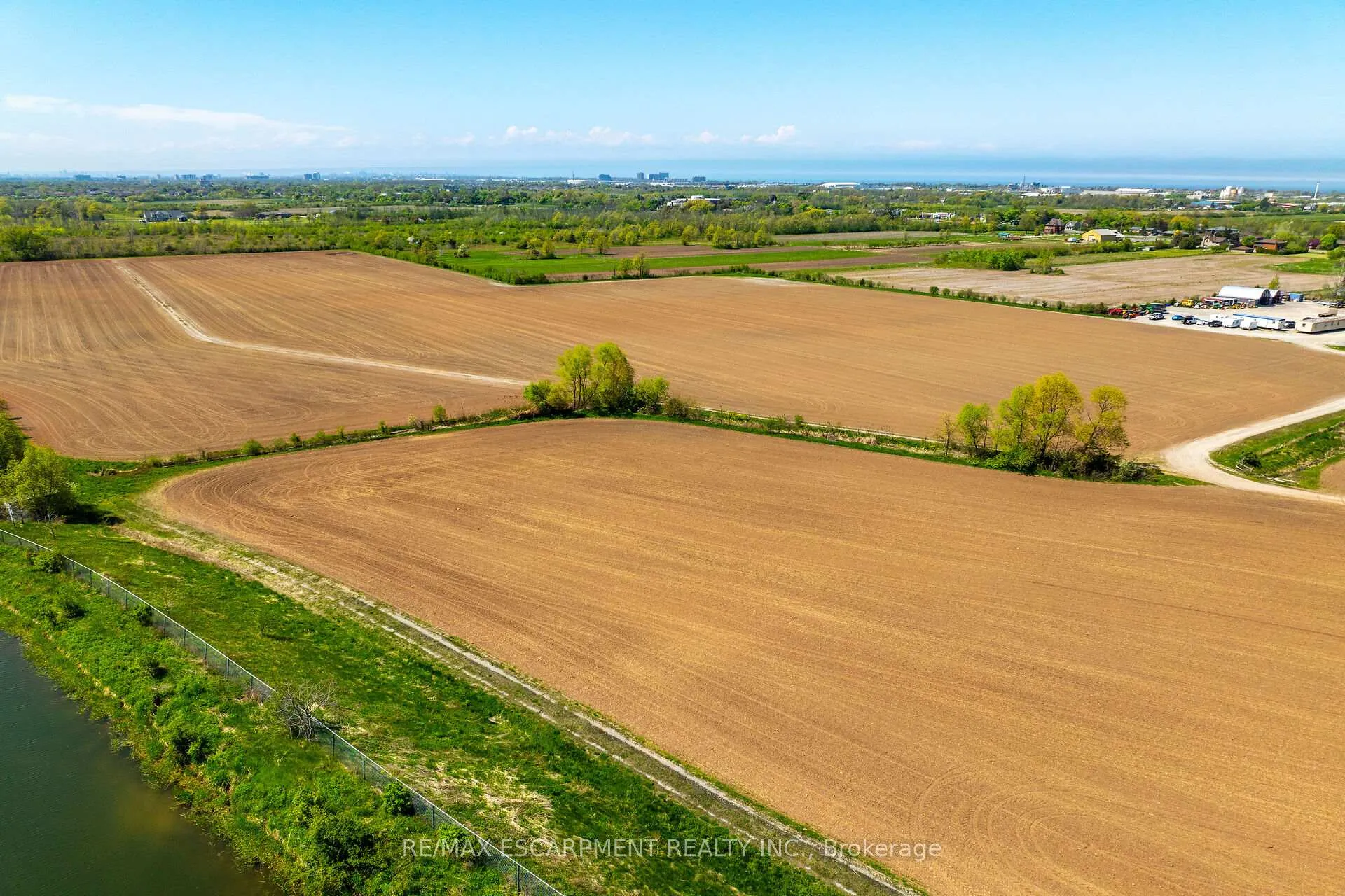 Photo 15 of 181 Glover Road, Hamilton, Stoney Creek — HOMEH