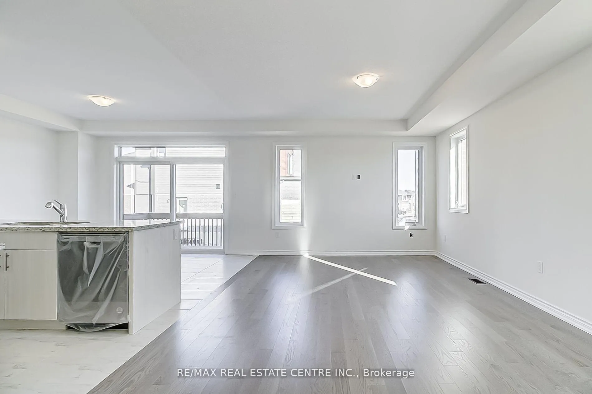 Photo 6 of 22 Heming Street, Brant, Paris — HOMEH