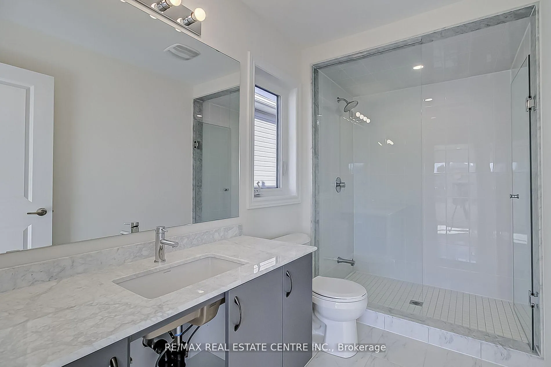 Photo 17 of 22 Heming Street, Brant, Paris — HOMEH