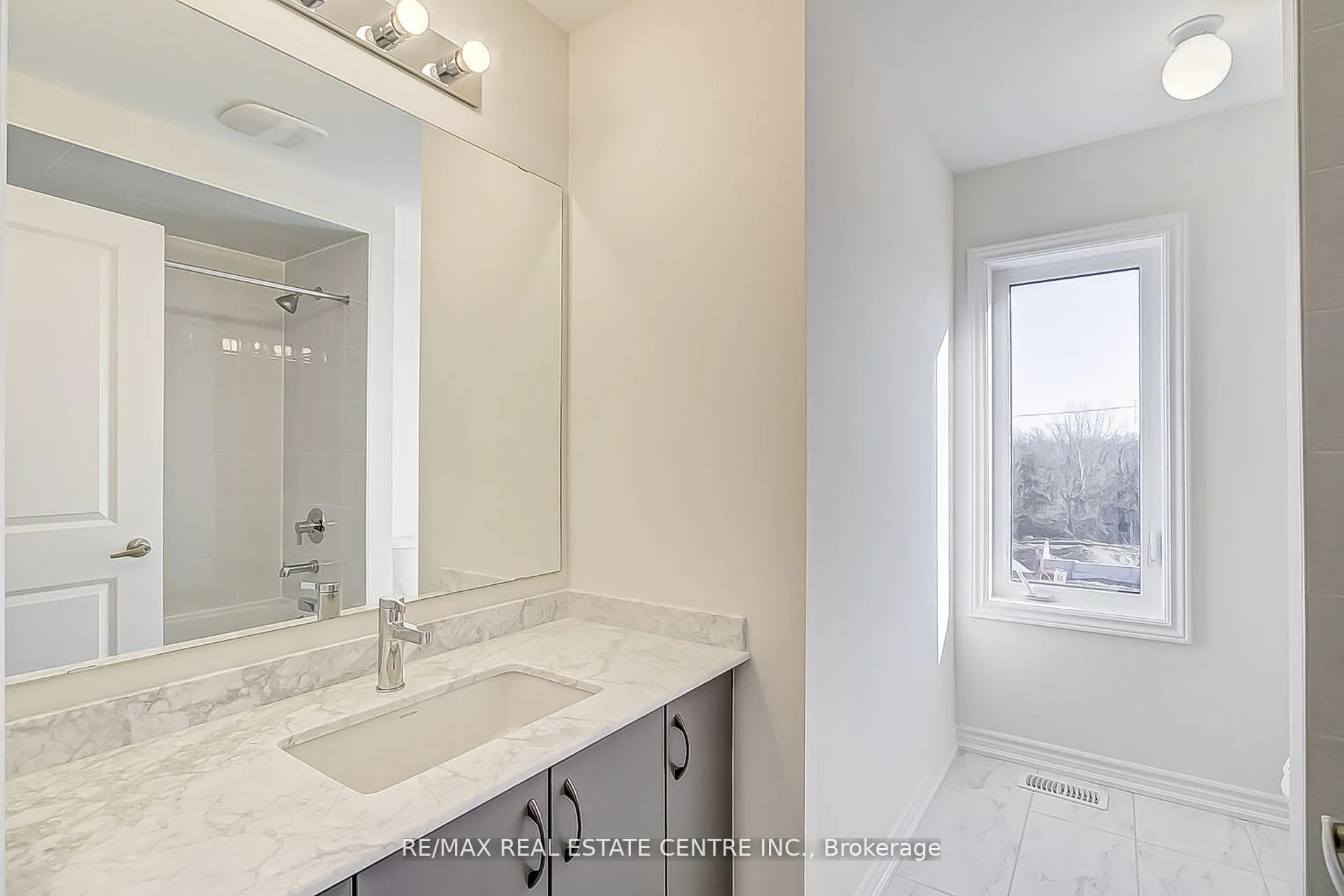 Photo 20 of 22 Heming Street, Brant, Paris — HOMEH