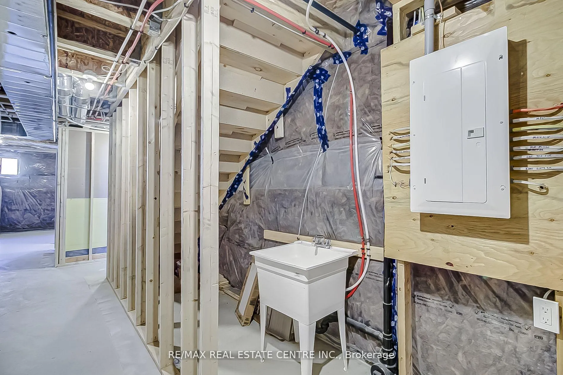 Photo 24 of 22 Heming Street, Brant, Paris — HOMEH
