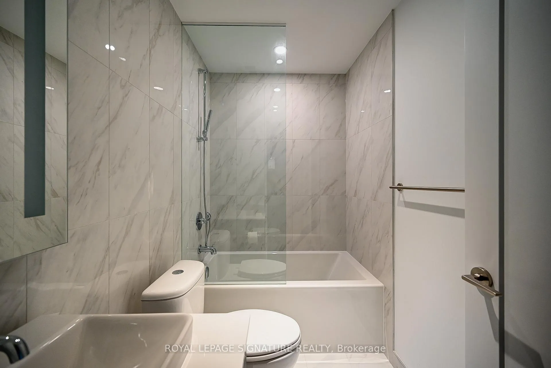 Photo 15 of Unit 1202, 470 Front Street W, Toronto, Waterfront Communities — HOMEH