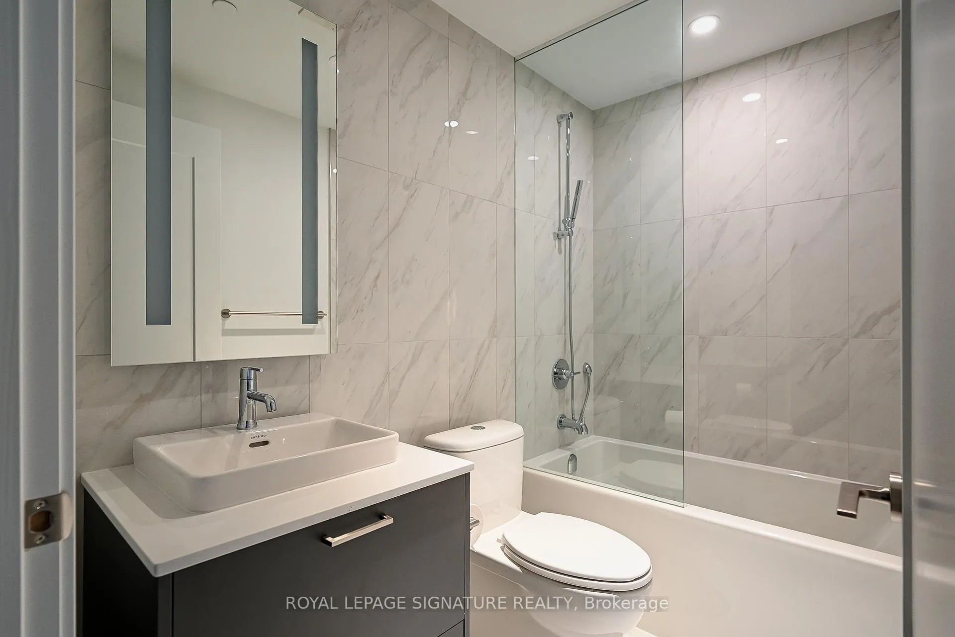 Photo 16 of Unit 1202, 470 Front Street W, Toronto, Waterfront Communities — HOMEH