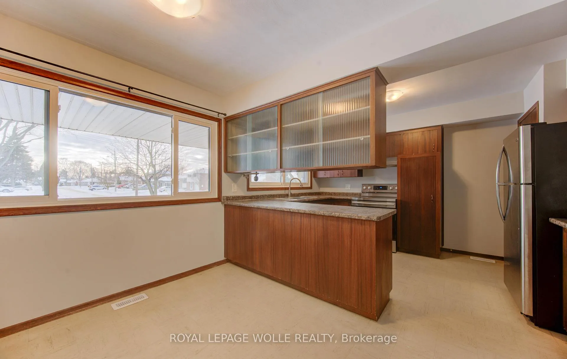 Photo 13 of 50 Fairlawn Road, Kitchener — HOMEH