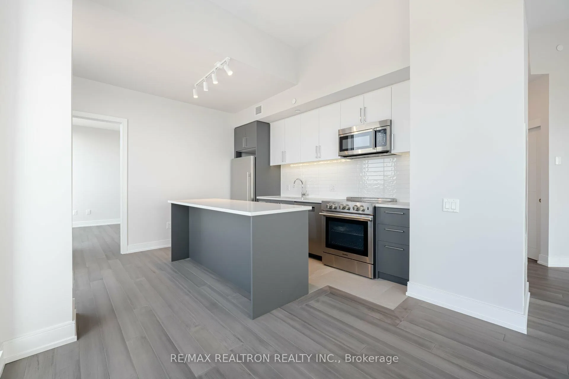 Photo 3 of Unit 1305, 2525 Bathurst Street, Toronto, Forest Hill North — HOMEH