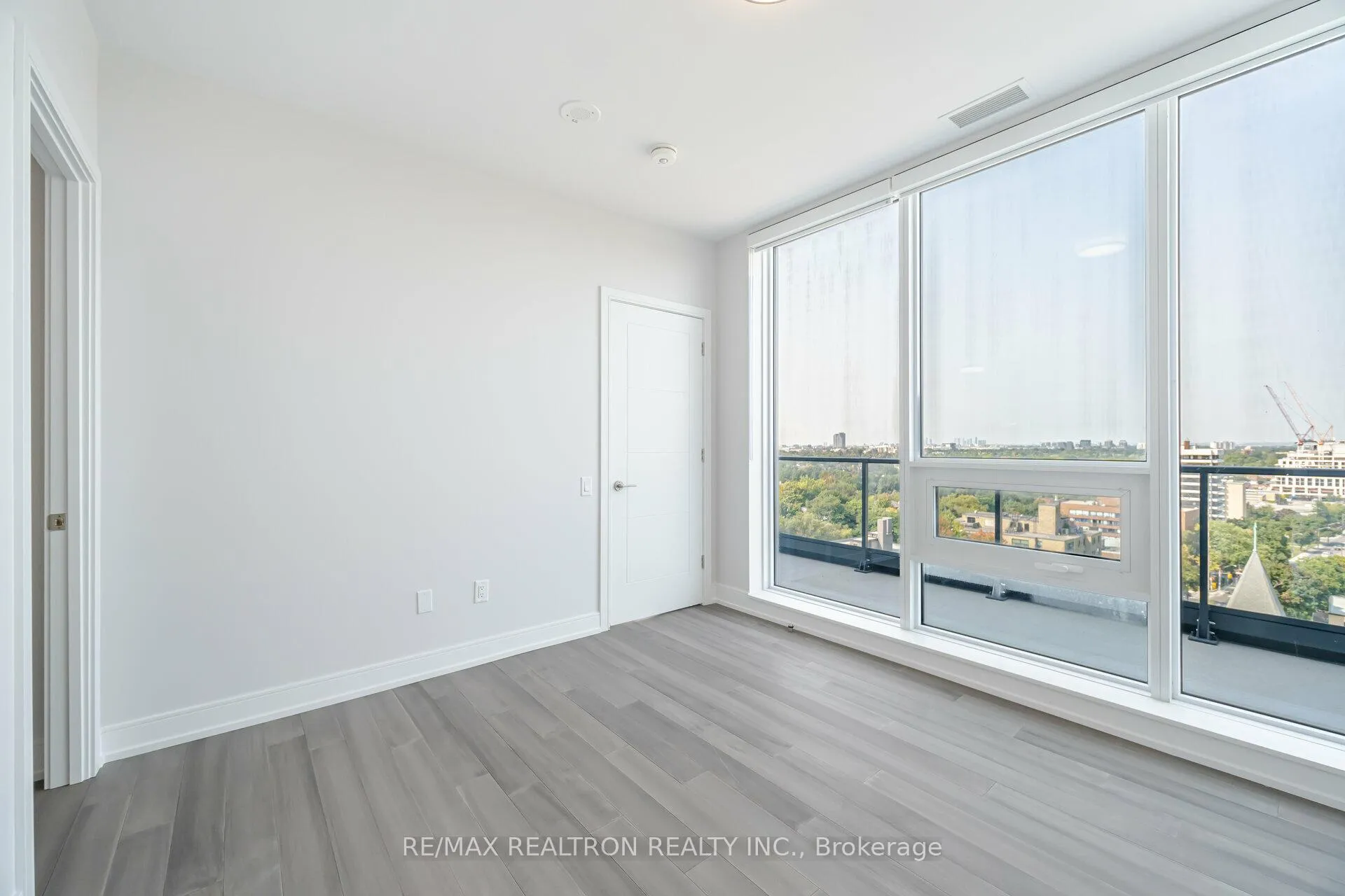 Photo 5 of Unit 1305, 2525 Bathurst Street, Toronto, Forest Hill North — HOMEH