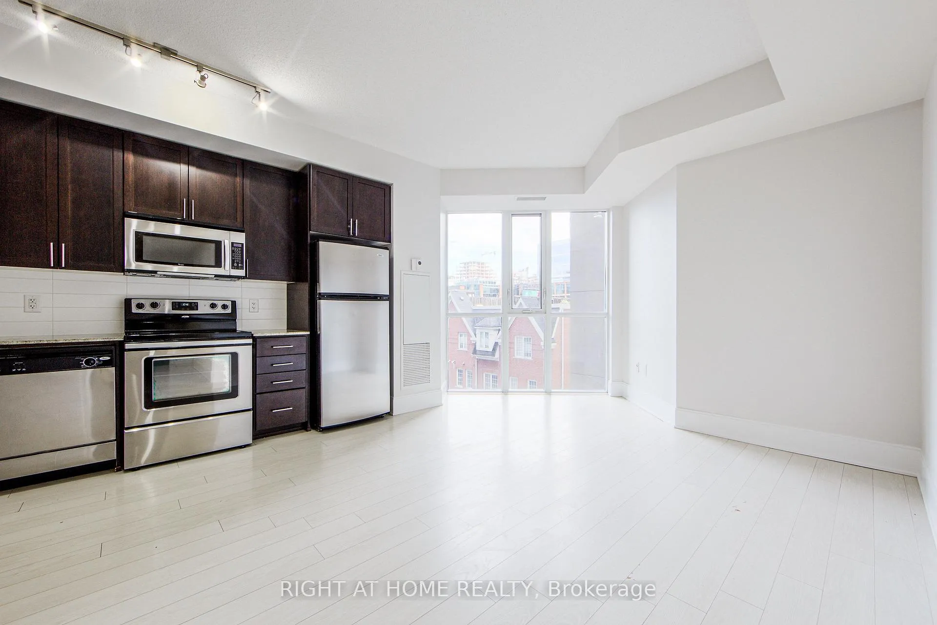Photo 5 of Unit 426, 560 Front Street W, Toronto, Waterfront Communities — HOMEH