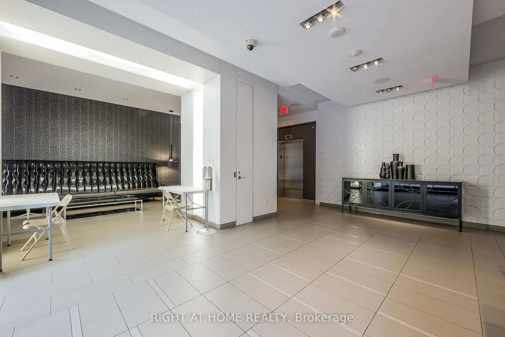 Photo 17 of Unit 426, 560 Front Street W, Toronto, Waterfront Communities — HOMEH