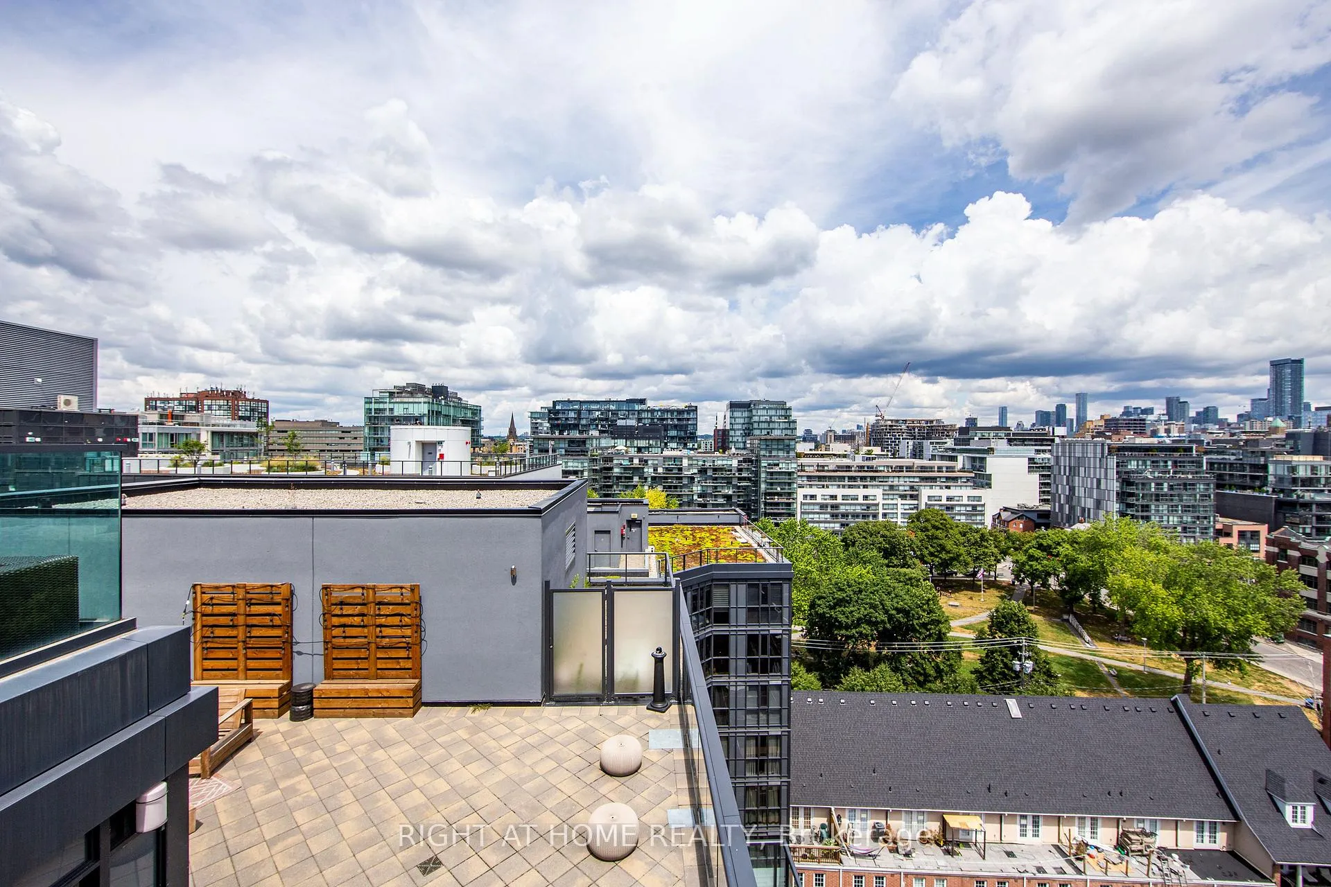 Photo 20 of Unit 426, 560 Front Street W, Toronto, Waterfront Communities — HOMEH