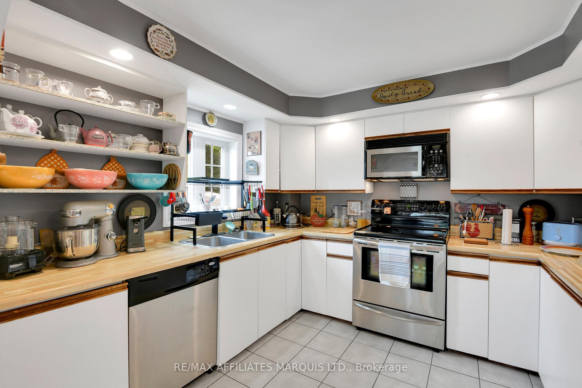 Photo 2 of 3020 Pitt Street, Cornwall — HOMEH