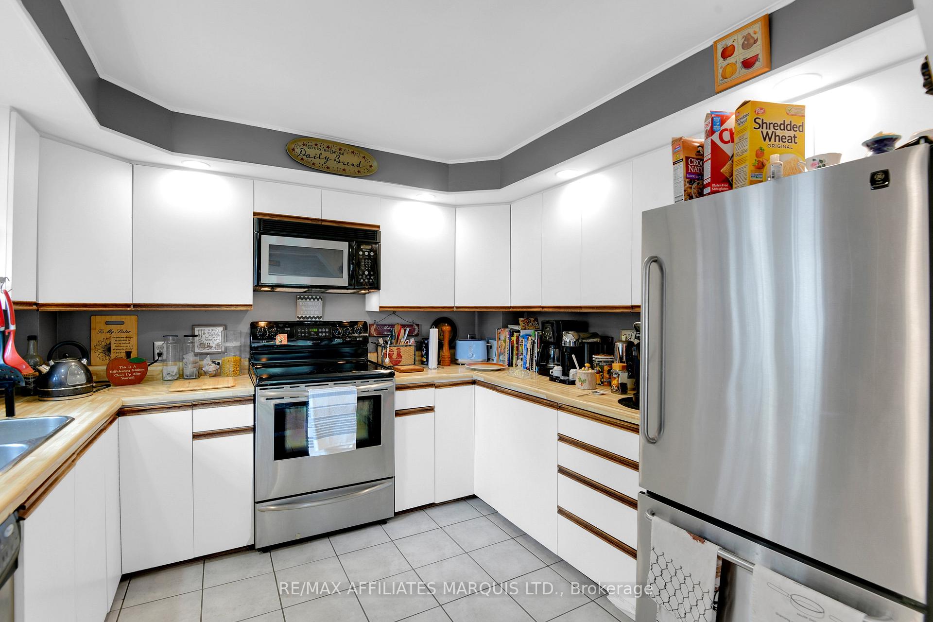 Photo 3 of 3020 Pitt Street, Cornwall — HOMEH
