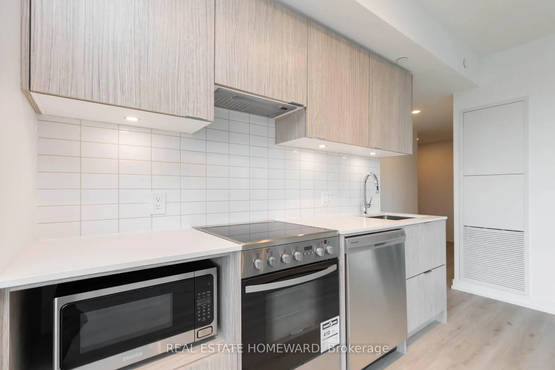 Photo 9 of Unit 1305, 395 Bloor Street E, Toronto, North St. James Town — HOMEH