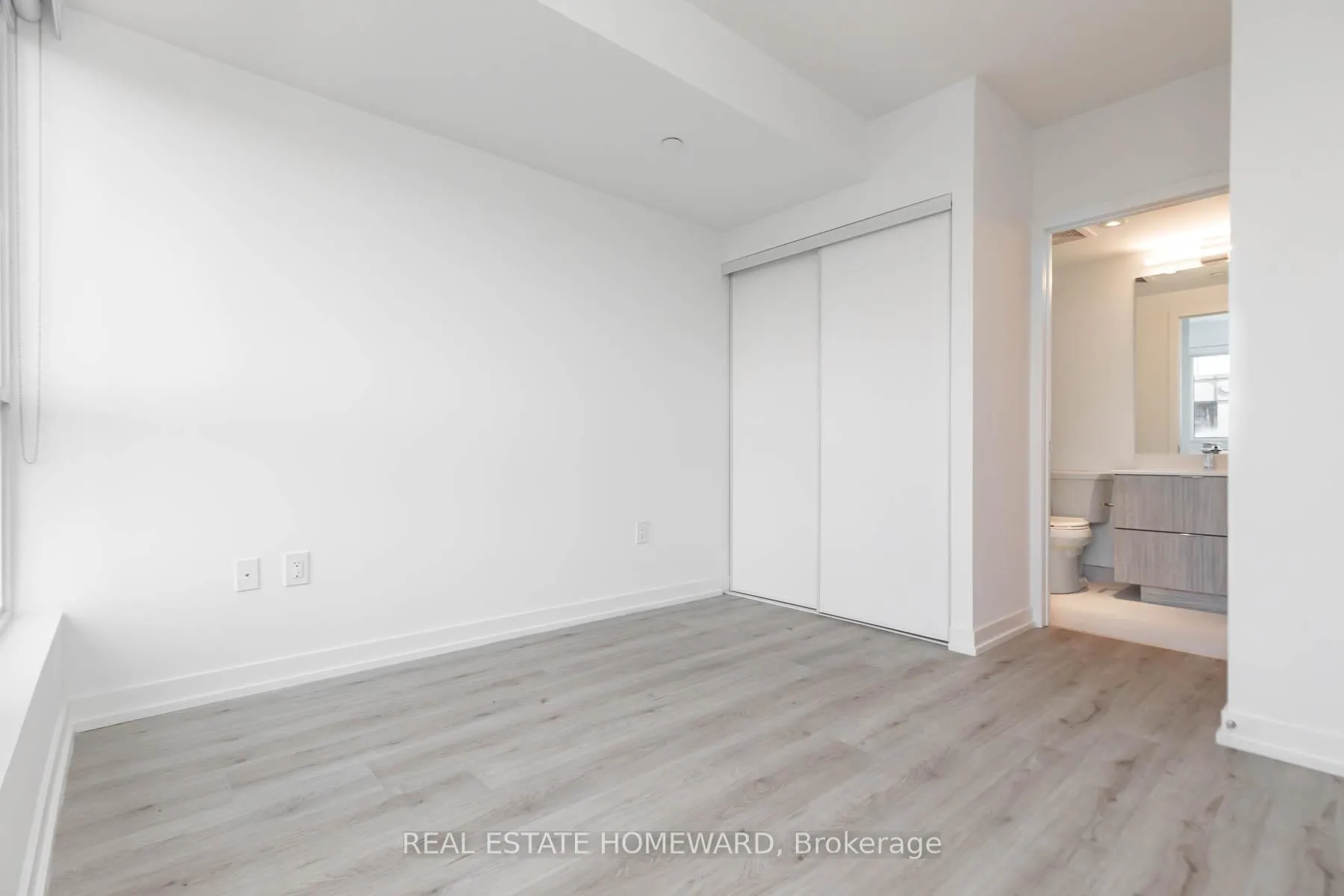 Photo 12 of Unit 1305, 395 Bloor Street E, Toronto, North St. James Town — HOMEH