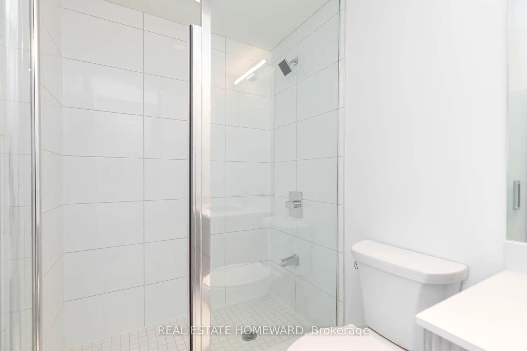 Photo 13 of Unit 1305, 395 Bloor Street E, Toronto, North St. James Town — HOMEH