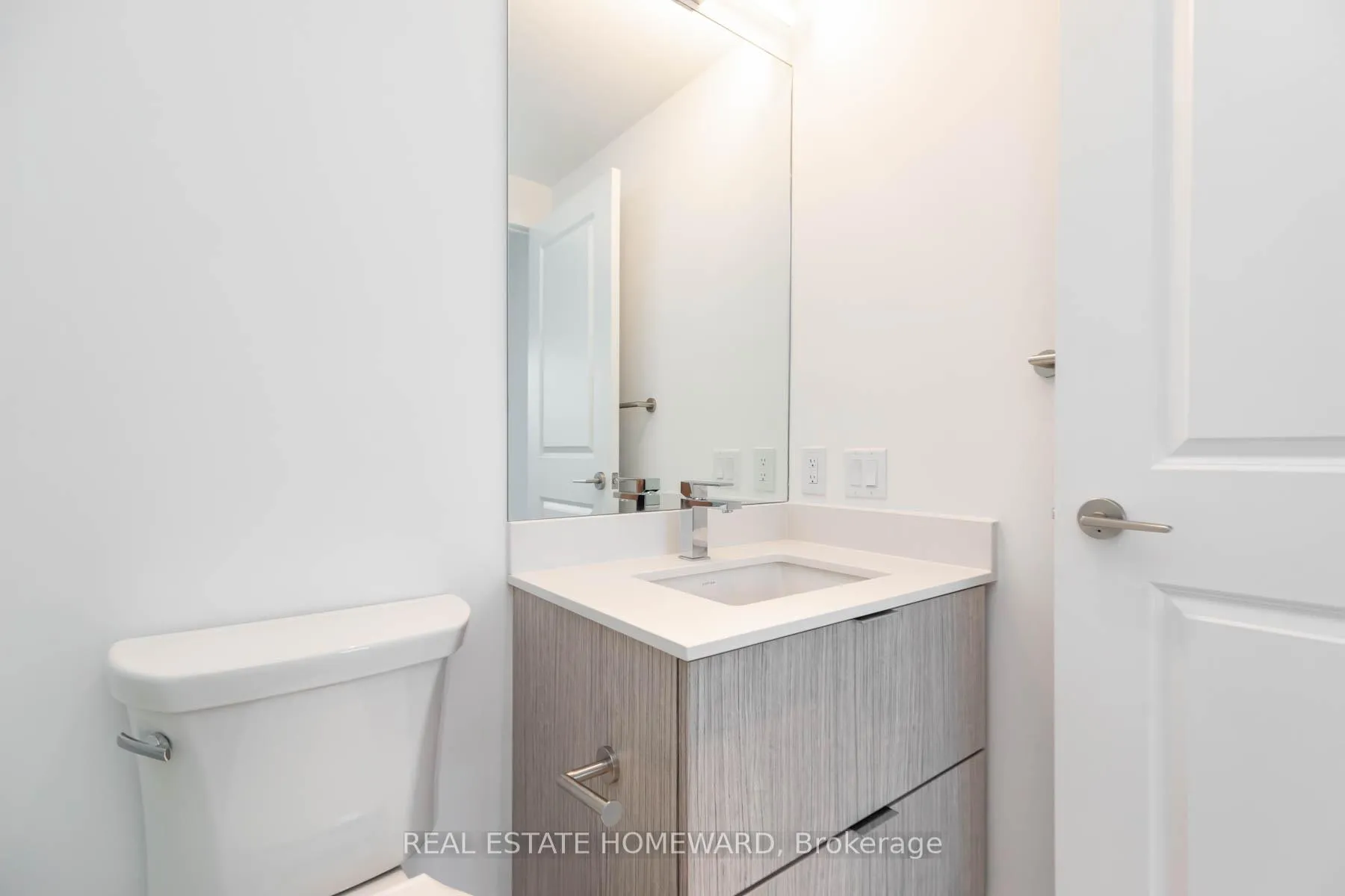 Photo 14 of Unit 1305, 395 Bloor Street E, Toronto, North St. James Town — HOMEH