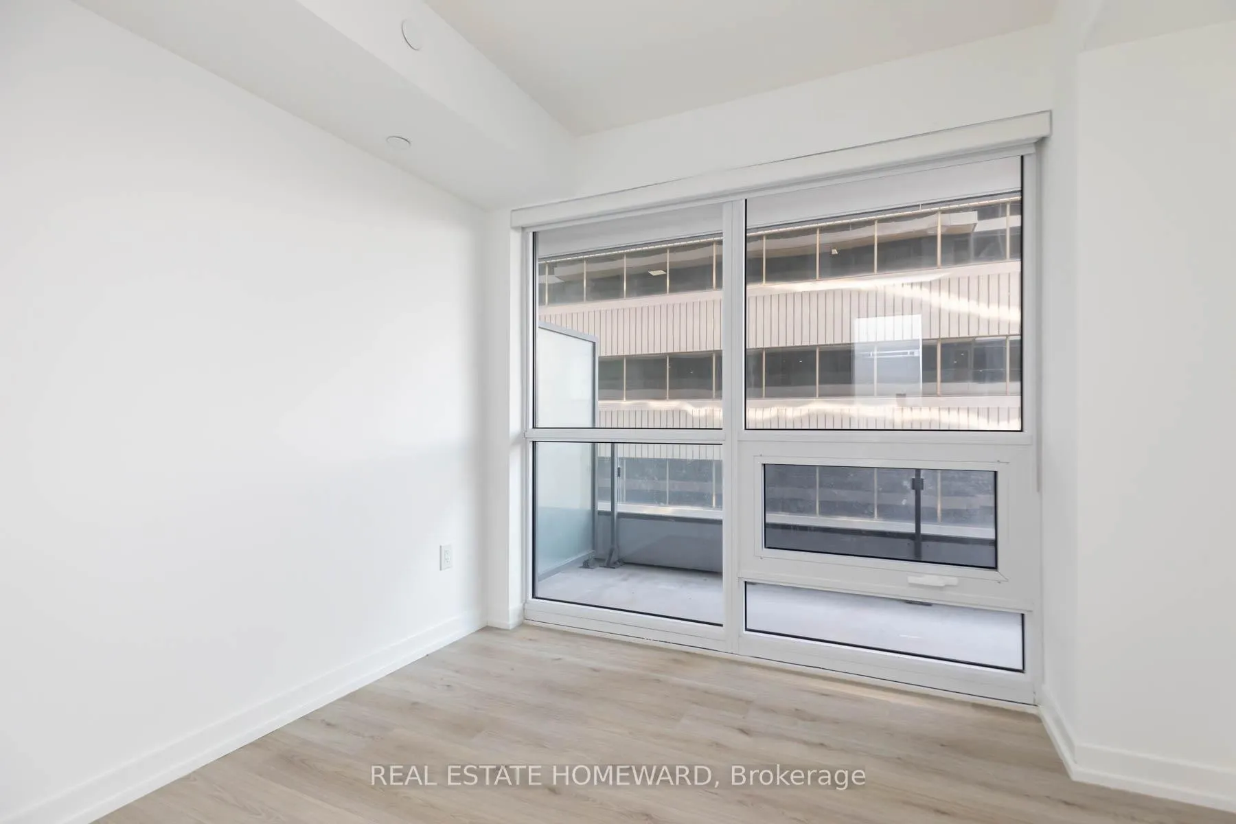 Photo 17 of Unit 1305, 395 Bloor Street E, Toronto, North St. James Town — HOMEH