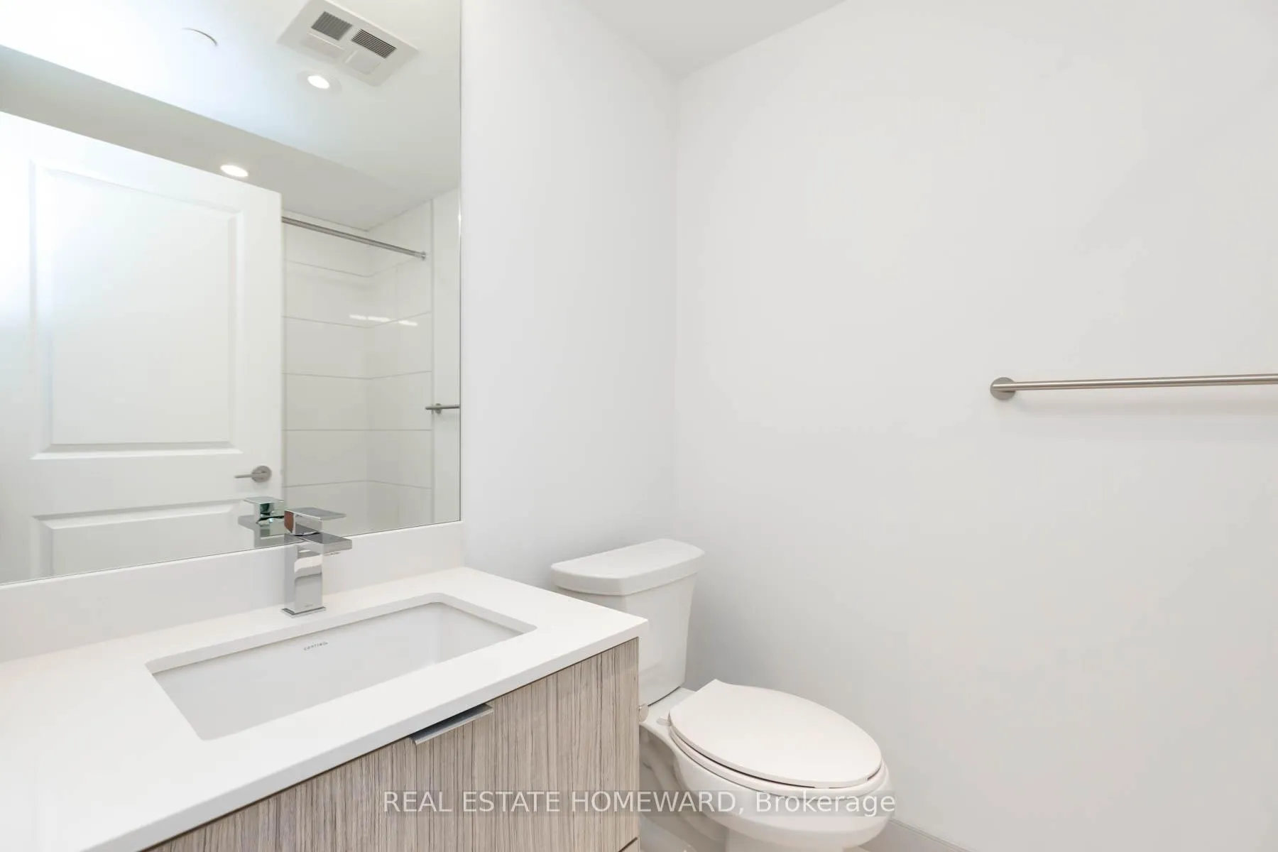 Photo 19 of Unit 1305, 395 Bloor Street E, Toronto, North St. James Town — HOMEH