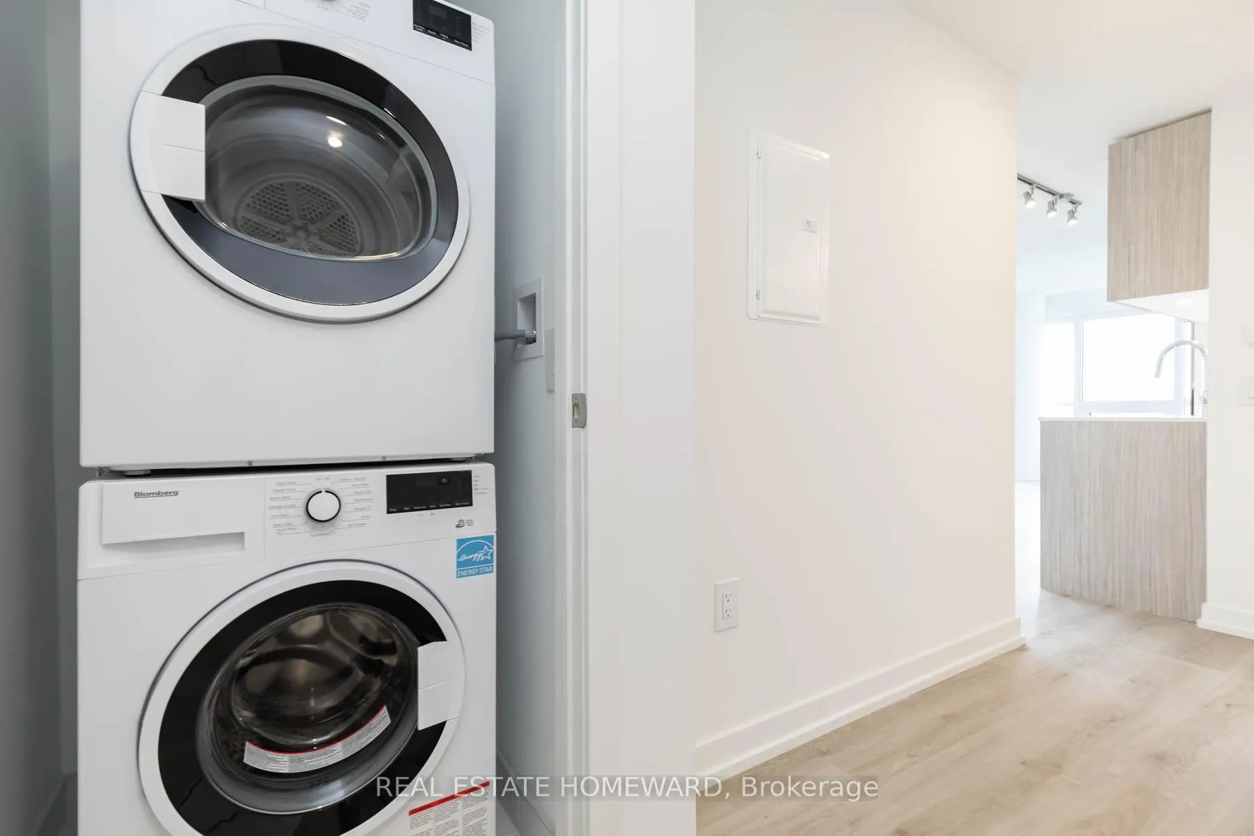 Photo 23 of Unit 1305, 395 Bloor Street E, Toronto, North St. James Town — HOMEH