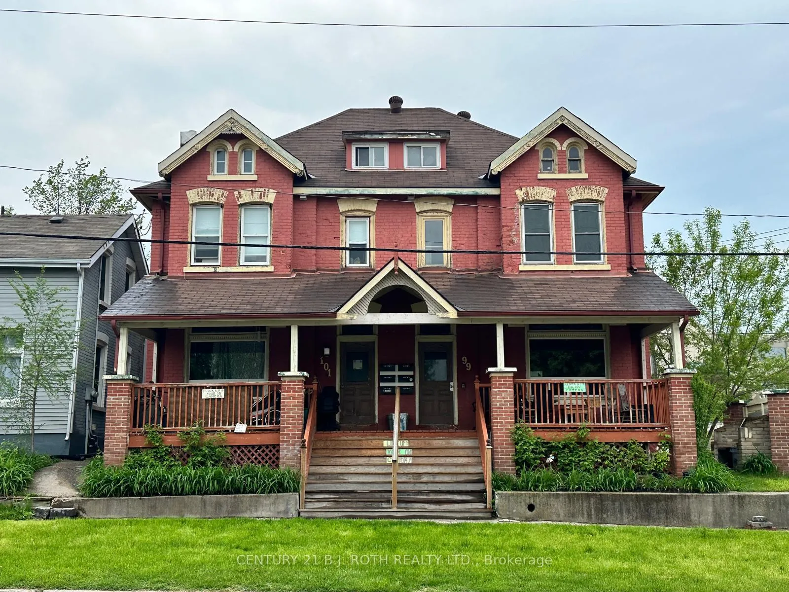 Front of 99 Mulcaster Street