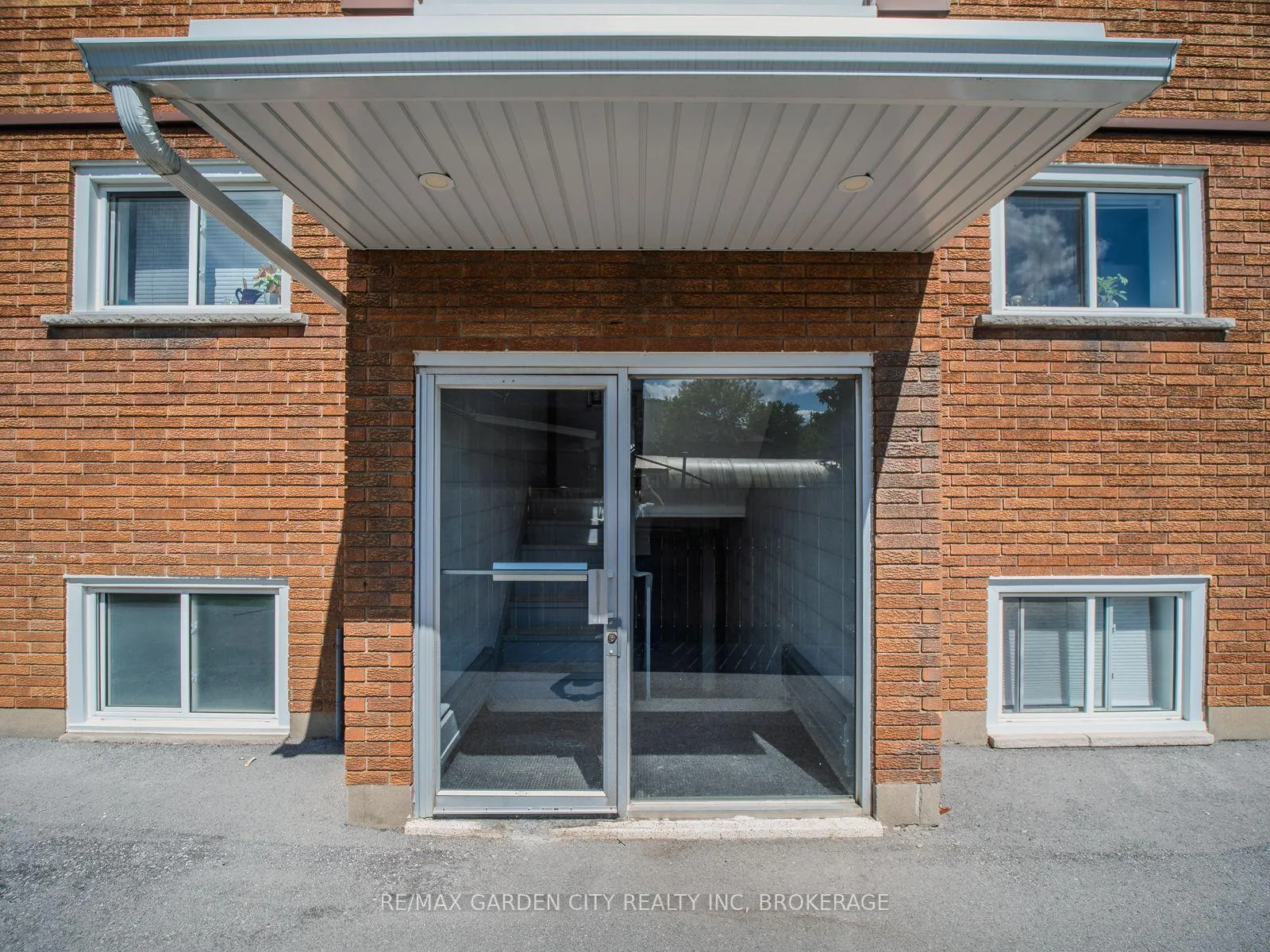 Photo 3 of 30 Cunningham Street, Thorold, Thorold Downtown — HOMEH